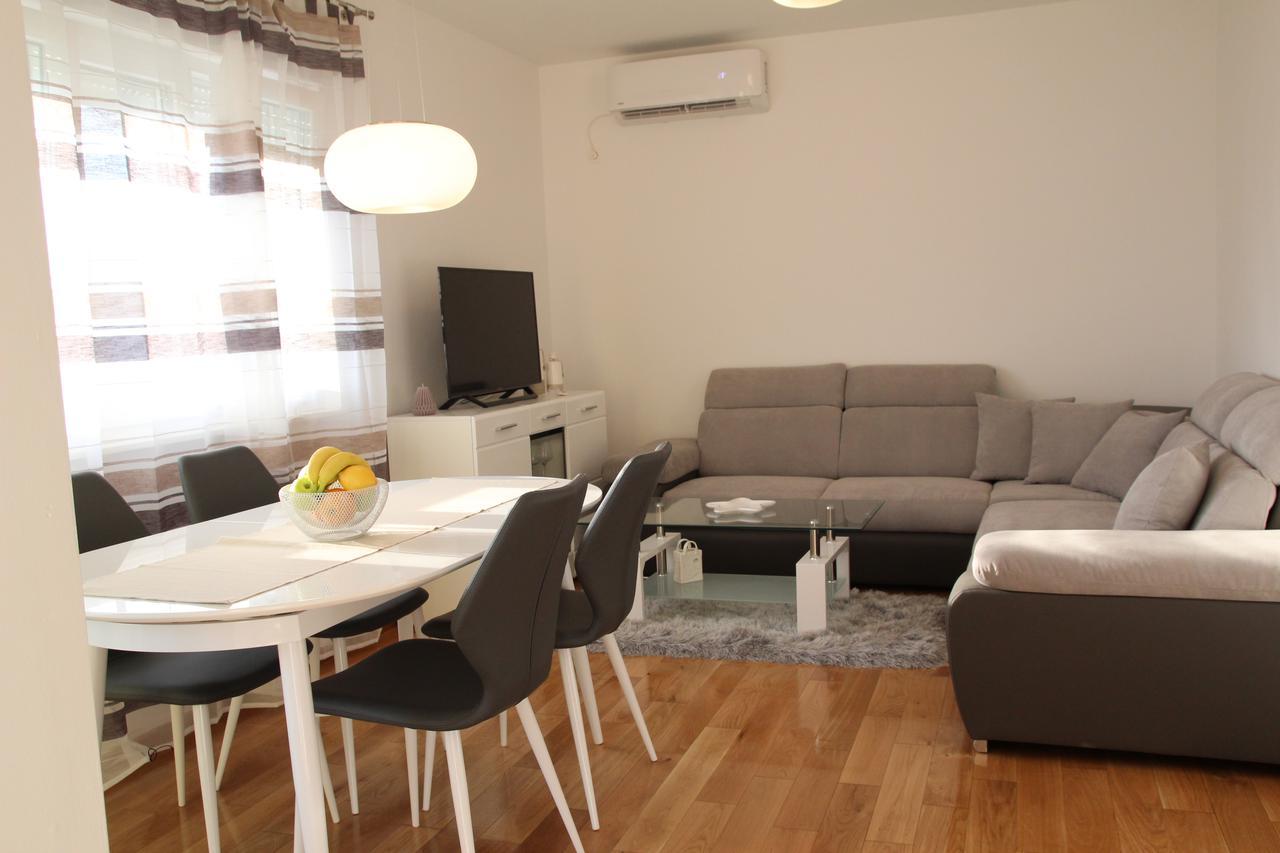 Apartment Mario Podstrana Eksteriør billede