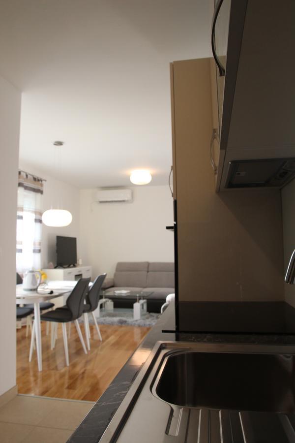 Apartment Mario Podstrana Eksteriør billede